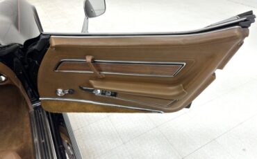 Chevrolet-Corvette-1971-Black-Saddle-47