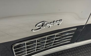 Chevrolet-Corvette-1972-Black-Black-16