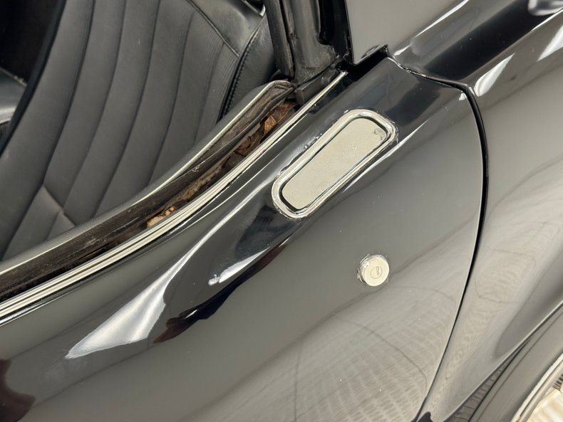 Chevrolet-Corvette-1972-Black-Black-19