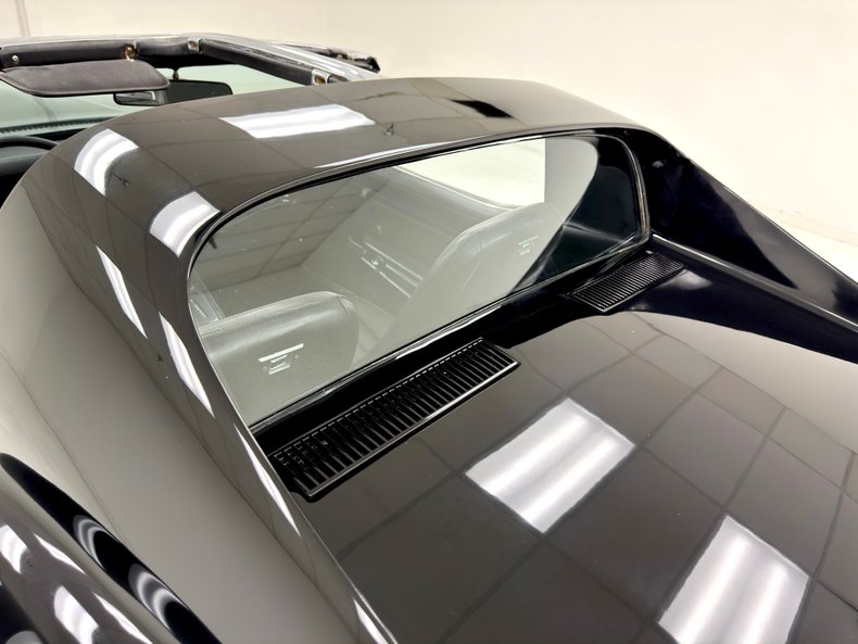 Chevrolet-Corvette-1972-Black-Black-20