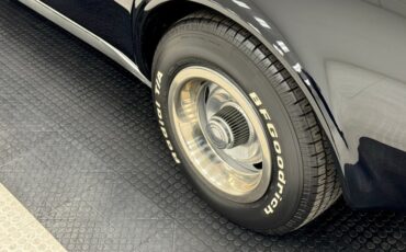 Chevrolet-Corvette-1972-Black-Black-21