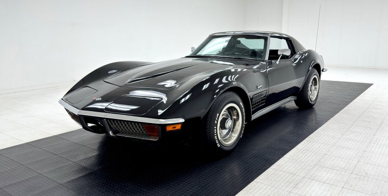 Chevrolet-Corvette-1972-Black-Black-24