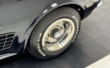 Chevrolet-Corvette-1972-Black-Black-26