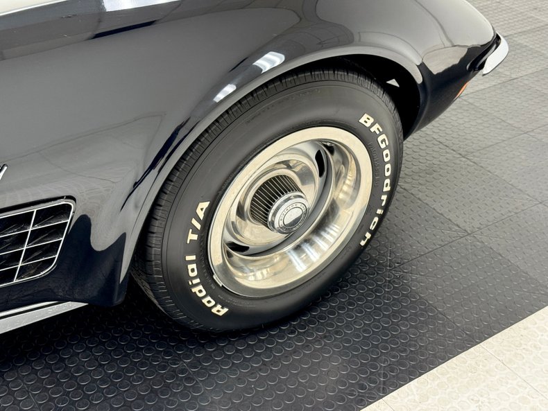 Chevrolet-Corvette-1972-Black-Black-26