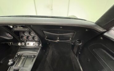 Chevrolet-Corvette-1972-Black-Black-3