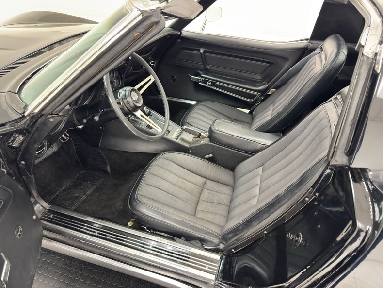 Chevrolet-Corvette-1972-Black-Black-37