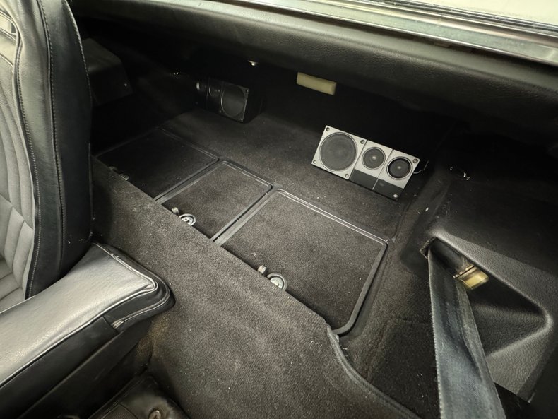 Chevrolet-Corvette-1972-Black-Black-38