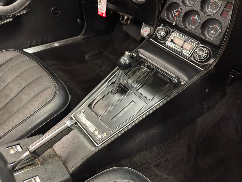 Chevrolet-Corvette-1972-Black-Black-4