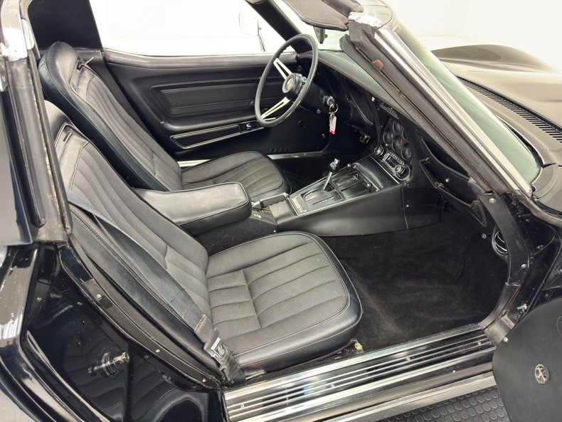 Chevrolet-Corvette-1972-Black-Black-40