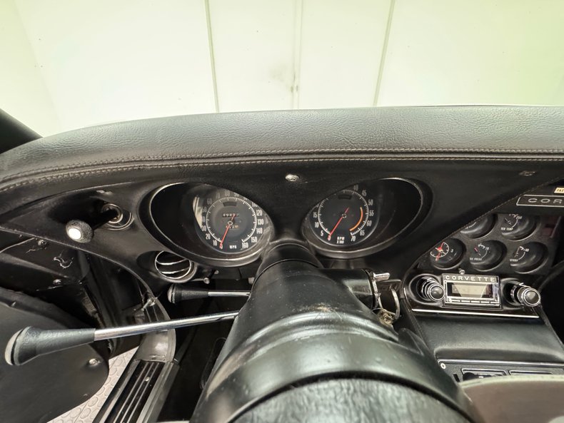 Chevrolet-Corvette-1972-Black-Black-43