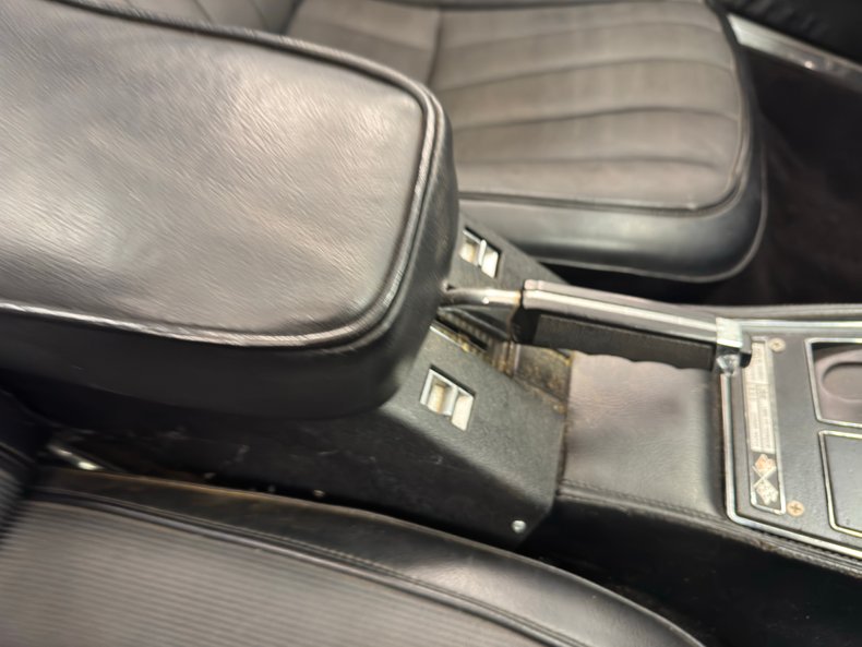 Chevrolet-Corvette-1972-Black-Black-45