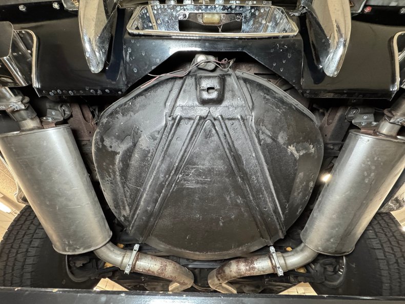 Chevrolet-Corvette-1972-Black-Black-48