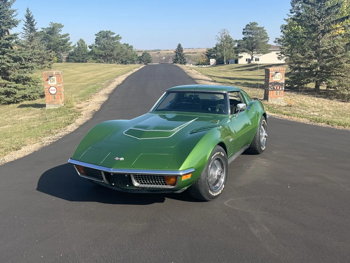 Chevrolet-Corvette-1972-Elkhart-Green-Black-1