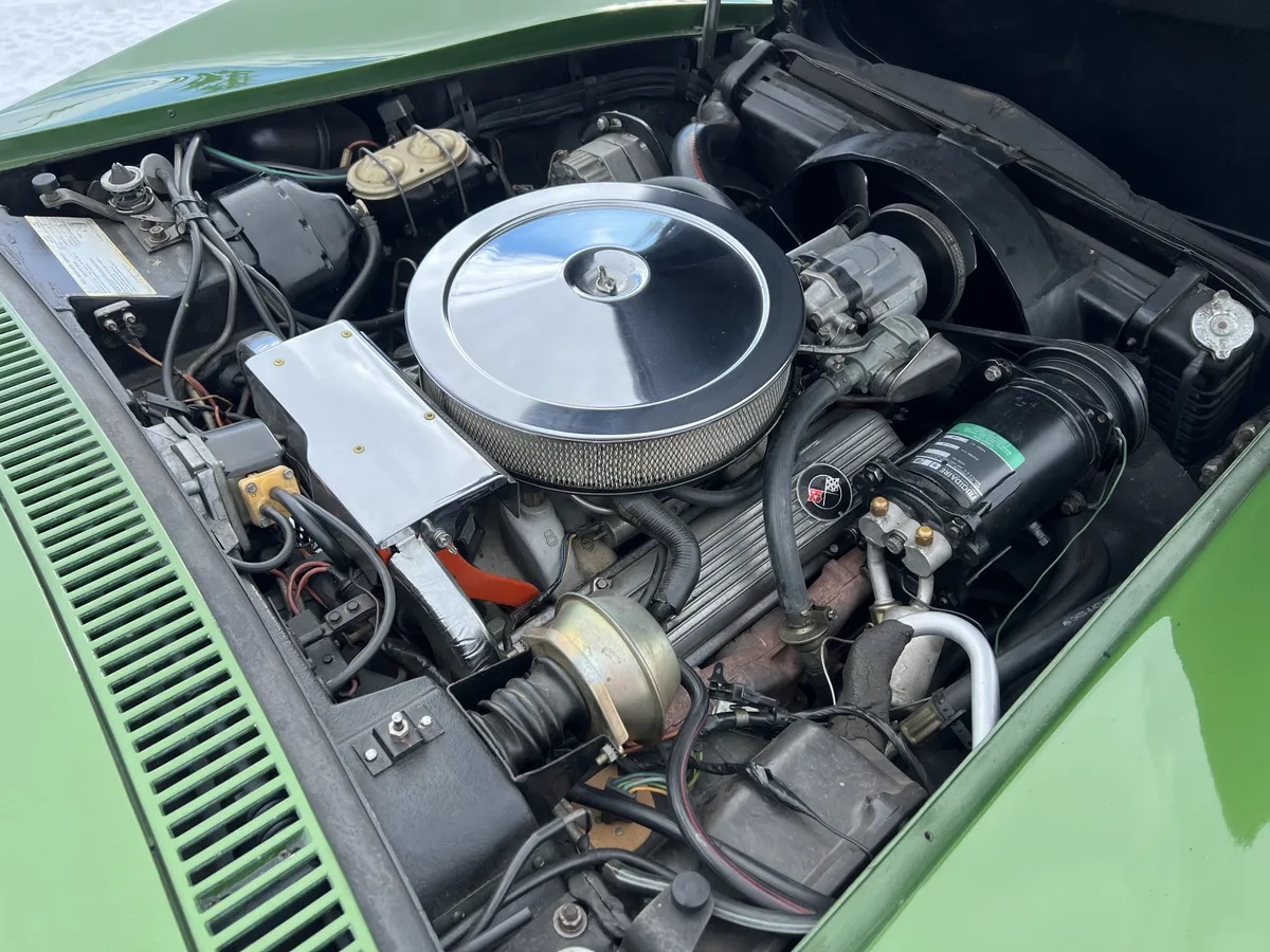 Chevrolet-Corvette-1972-Elkhart-Green-Black-10