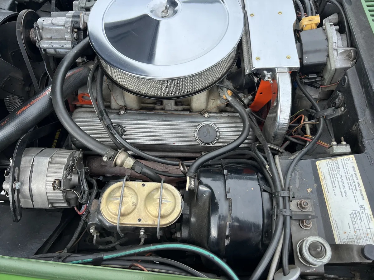 Chevrolet-Corvette-1972-Elkhart-Green-Black-11