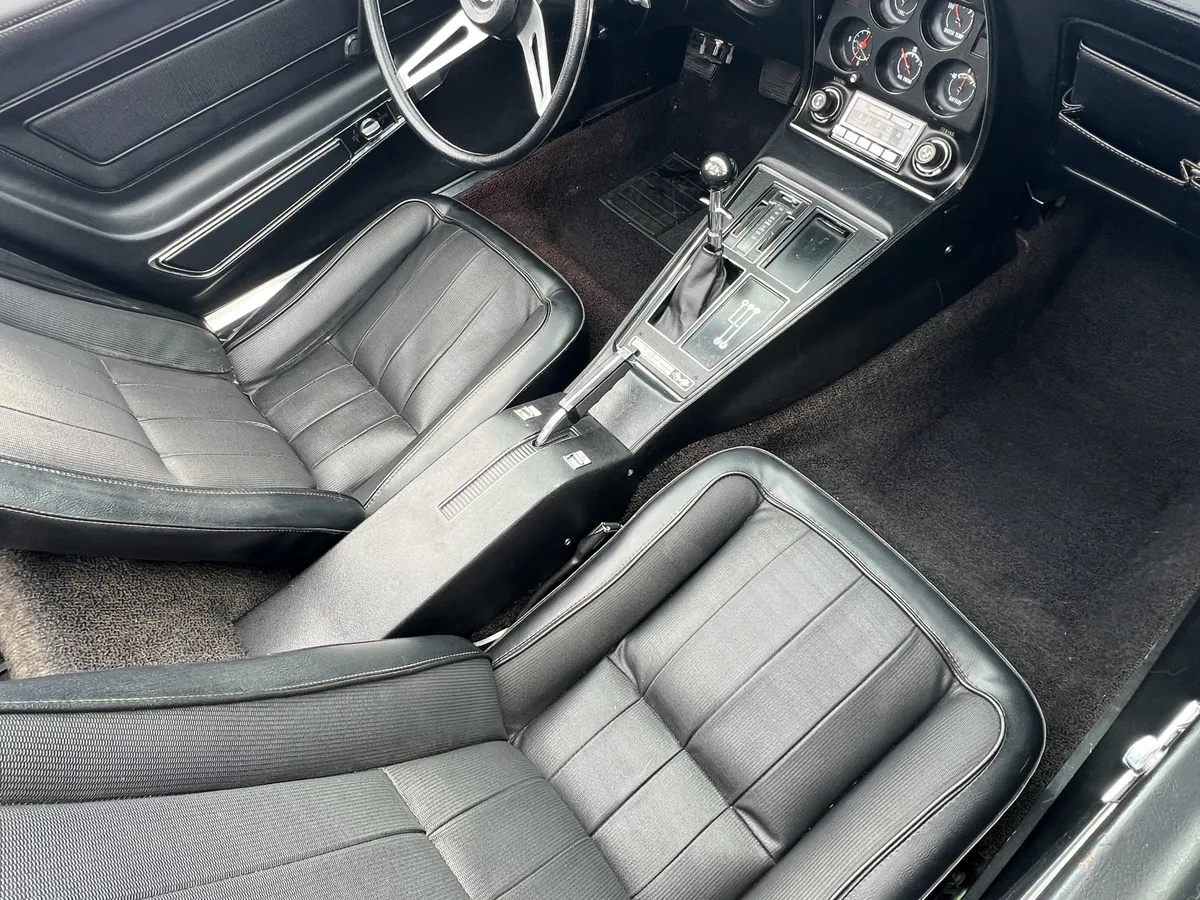 Chevrolet-Corvette-1972-Elkhart-Green-Black-16