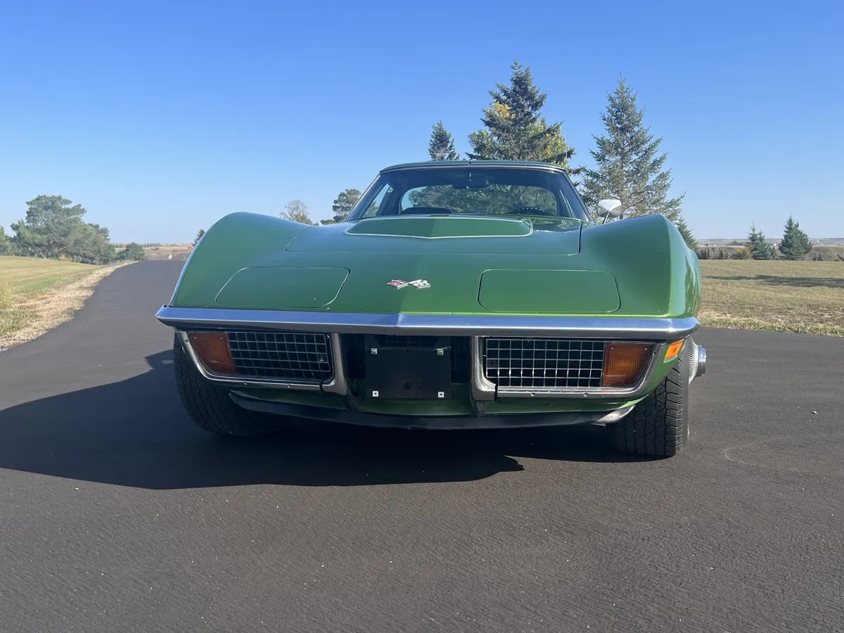 Chevrolet-Corvette-1972-Elkhart-Green-Black-9