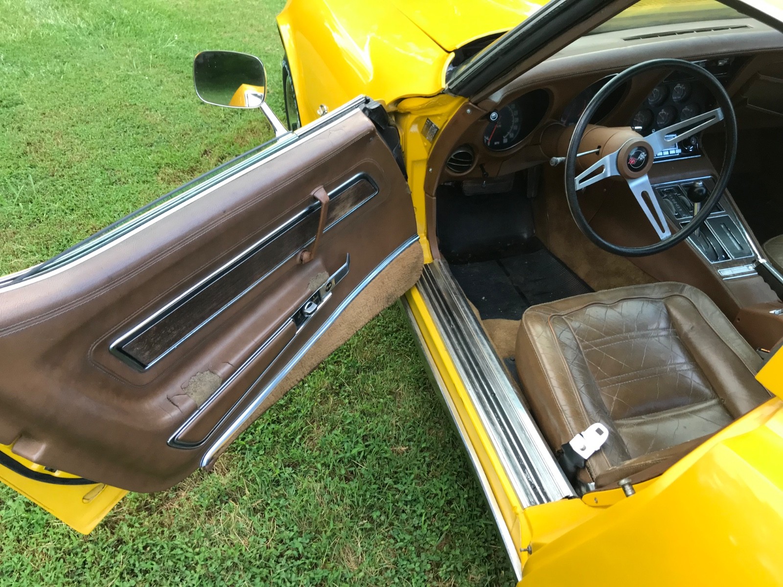 Chevrolet-Corvette-1973-Coupe-10