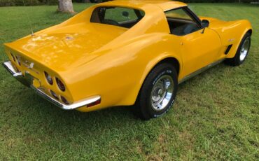 Chevrolet-Corvette-1973-Coupe-2