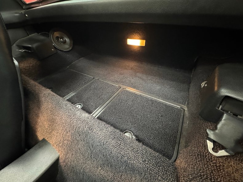 Chevrolet-Corvette-1973-Mille-Miglia-Red-Black-34