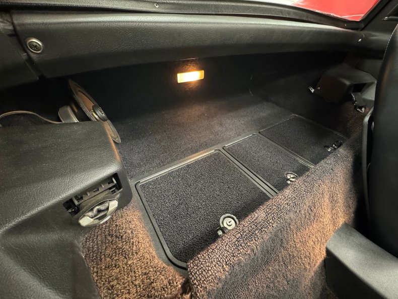 Chevrolet-Corvette-1973-Mille-Miglia-Red-Black-37