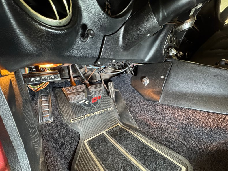 Chevrolet-Corvette-1973-Mille-Miglia-Red-Black-45