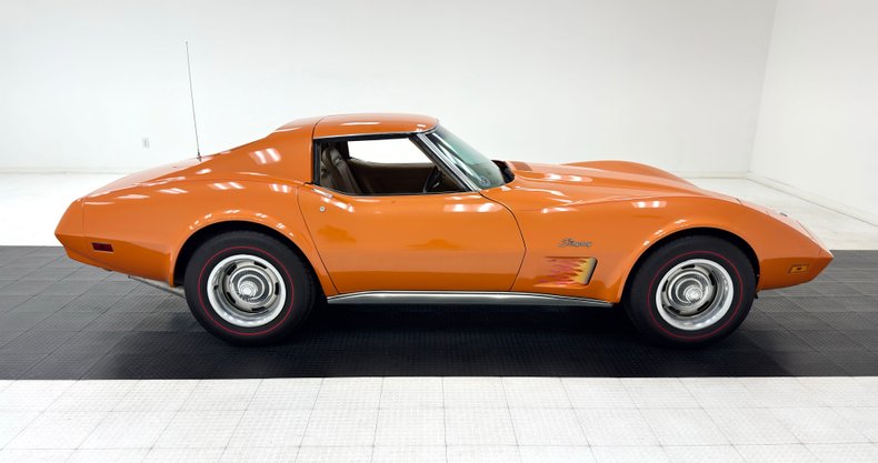 Chevrolet-Corvette-1974-Corvette-Orange-Medium-Saddle-13