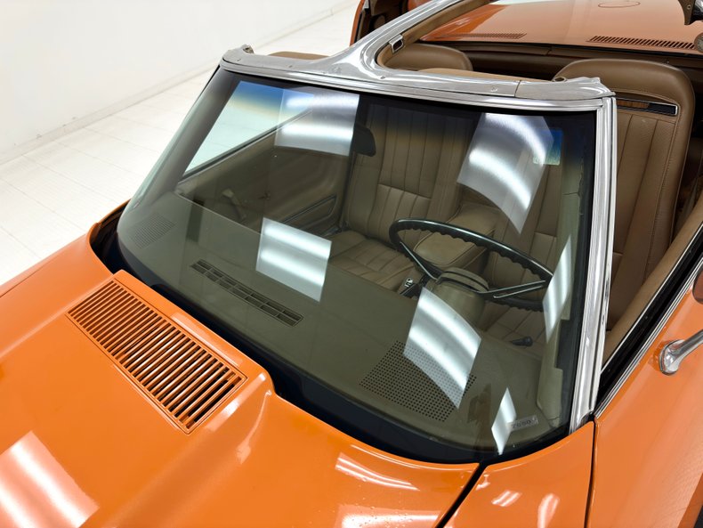Chevrolet-Corvette-1974-Corvette-Orange-Medium-Saddle-19