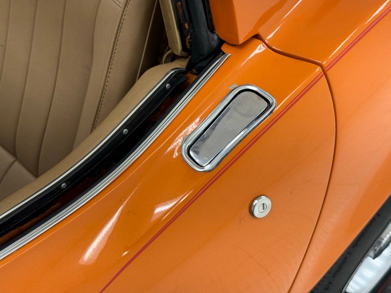 Chevrolet-Corvette-1974-Corvette-Orange-Medium-Saddle-20