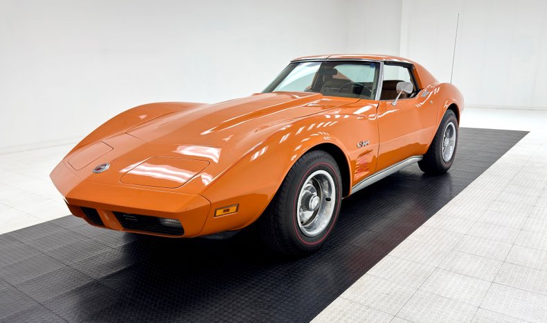 Chevrolet-Corvette-1974-Corvette-Orange-Medium-Saddle-23