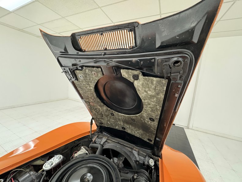 Chevrolet-Corvette-1974-Corvette-Orange-Medium-Saddle-25