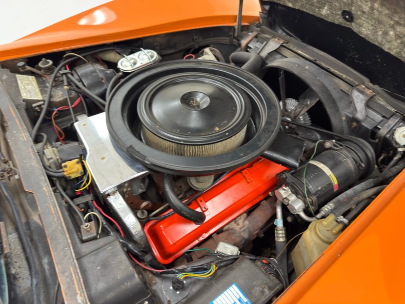 Chevrolet-Corvette-1974-Corvette-Orange-Medium-Saddle-26
