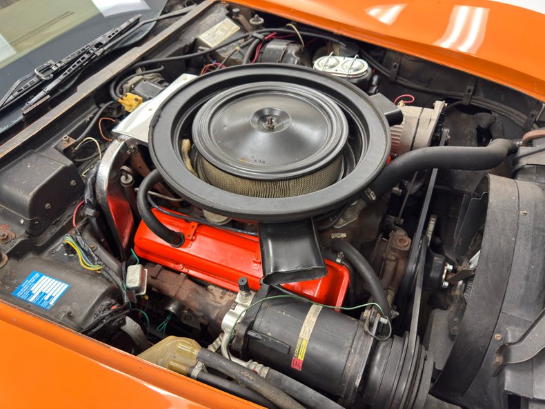 Chevrolet-Corvette-1974-Corvette-Orange-Medium-Saddle-27