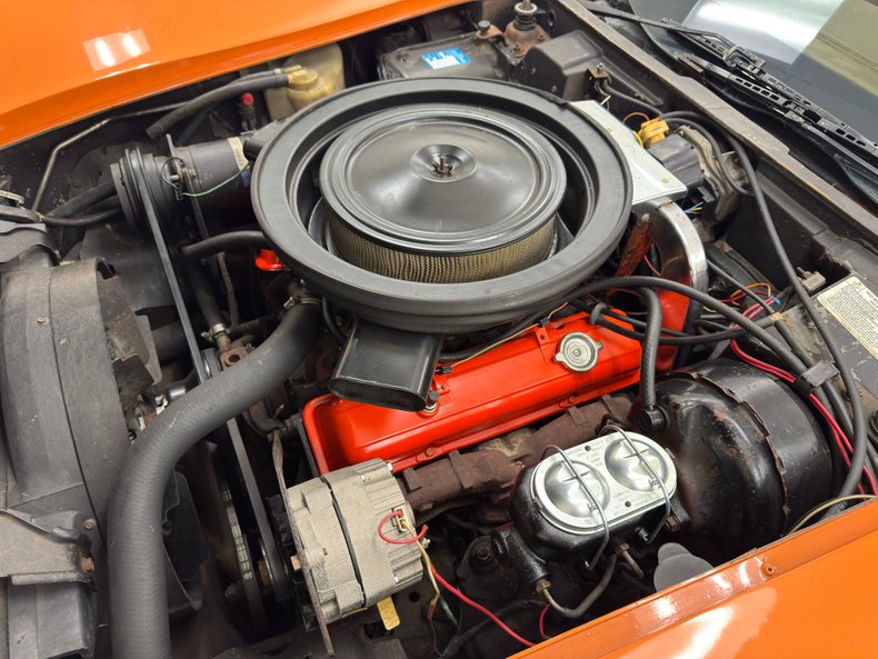 Chevrolet-Corvette-1974-Corvette-Orange-Medium-Saddle-28