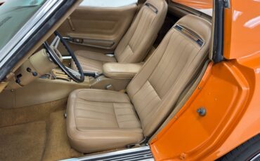 Chevrolet-Corvette-1974-Corvette-Orange-Medium-Saddle-32