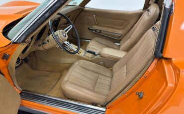 Chevrolet-Corvette-1974-Corvette-Orange-Medium-Saddle-33