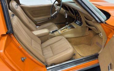 Chevrolet-Corvette-1974-Corvette-Orange-Medium-Saddle-36