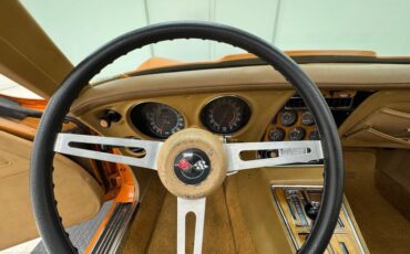 Chevrolet-Corvette-1974-Corvette-Orange-Medium-Saddle-38
