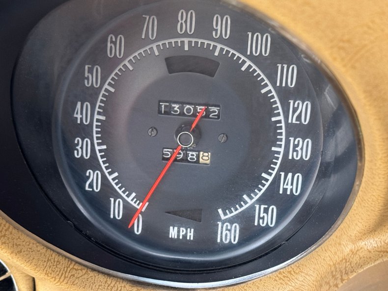 Chevrolet-Corvette-1974-Corvette-Orange-Medium-Saddle-40