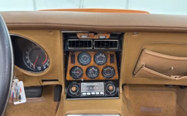 Chevrolet-Corvette-1974-Corvette-Orange-Medium-Saddle-41
