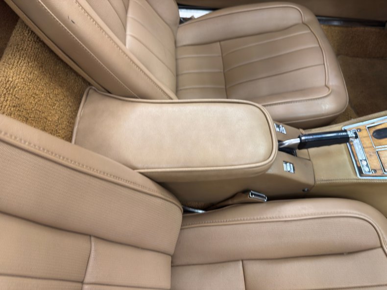 Chevrolet-Corvette-1974-Corvette-Orange-Medium-Saddle-46