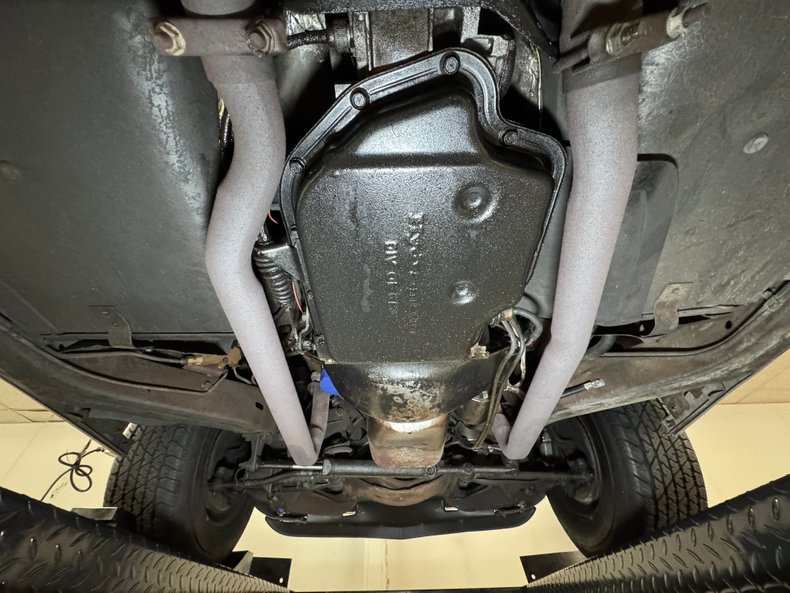 Chevrolet-Corvette-1974-Corvette-Orange-Medium-Saddle-9