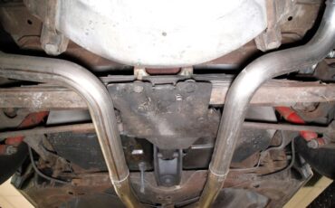 Chevrolet-Corvette-1976-Silver-Metallic-Smoke-Gray-12