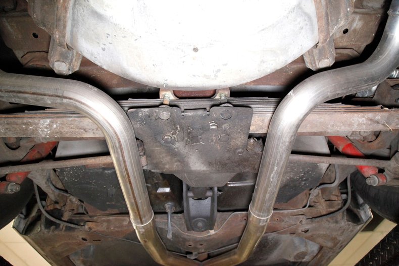 Chevrolet-Corvette-1976-Silver-Metallic-Smoke-Gray-12