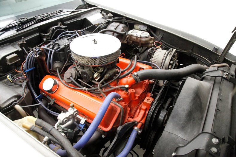 Chevrolet-Corvette-1976-Silver-Metallic-Smoke-Gray-18