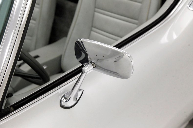 Chevrolet-Corvette-1976-Silver-Metallic-Smoke-Gray-20