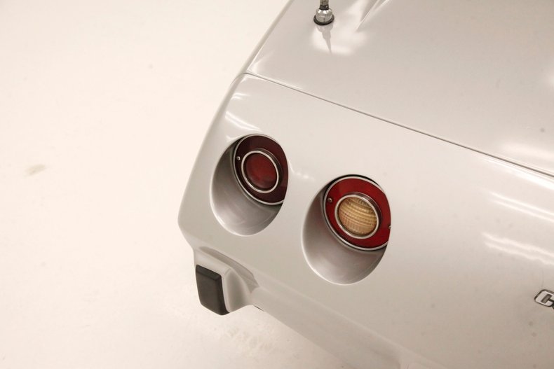 Chevrolet-Corvette-1976-Silver-Metallic-Smoke-Gray-26