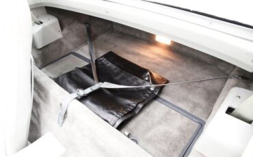 Chevrolet-Corvette-1976-Silver-Metallic-Smoke-Gray-42