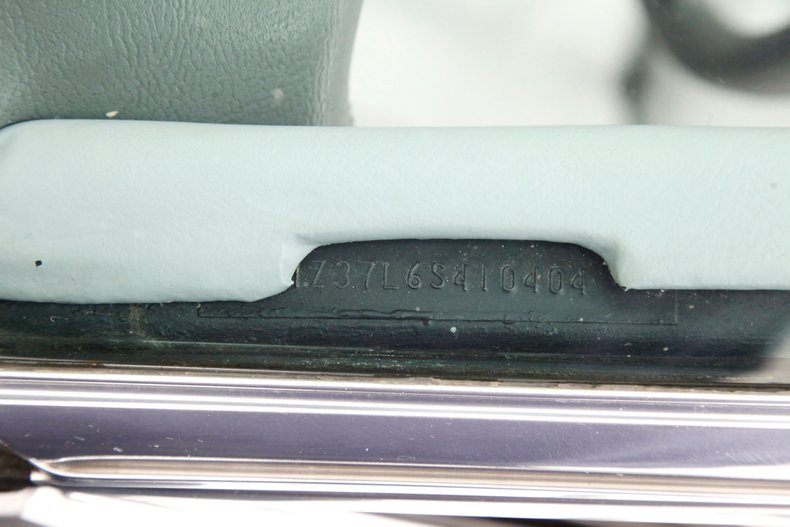 Chevrolet-Corvette-1976-Silver-Metallic-Smoke-Gray-44