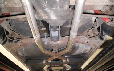 Chevrolet-Corvette-1976-Silver-Metallic-Smoke-Gray-46